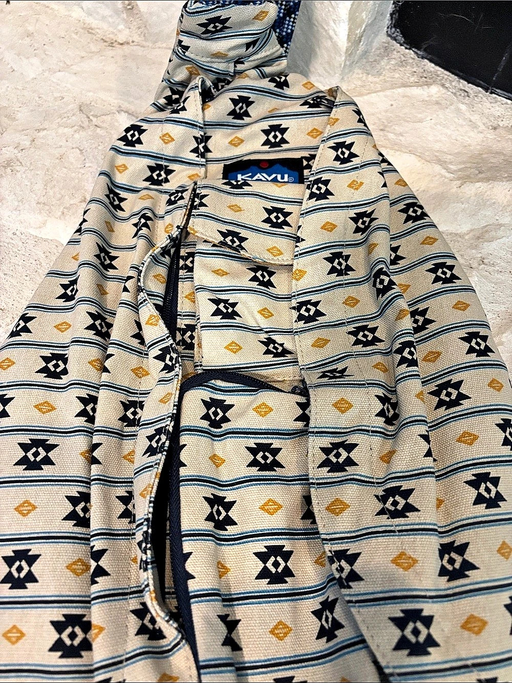 KAVU Rope Bag Geometric Pattern Backpack in Cream & Blue - Picture 2 of 7